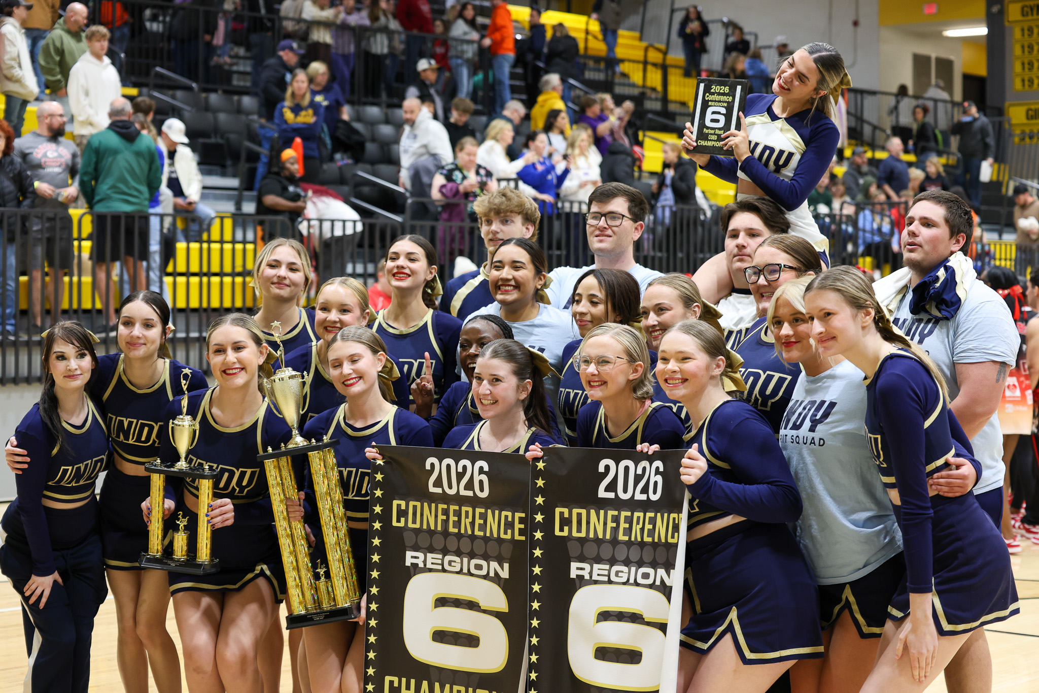 cheer team with award